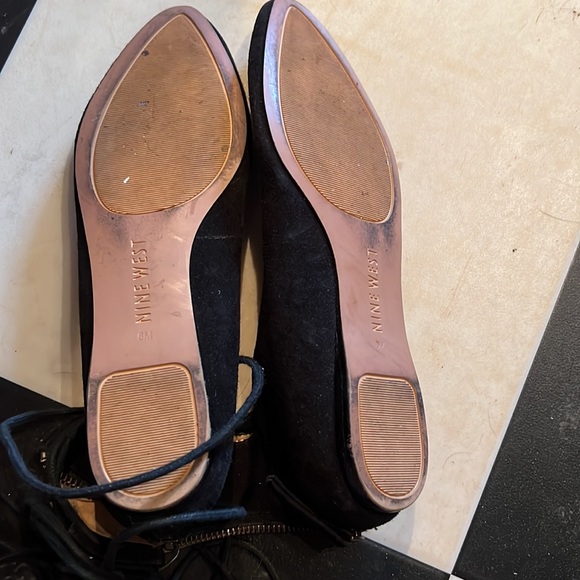 Nine West size 6 ankle tie flats - Picture 2 of 3